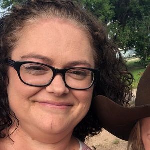 Meet your Posher, Jeneva